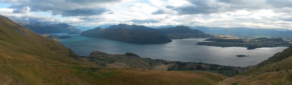 It's hard to imagine the time when this whole valley was filled with a river of ice, but Lake Wanaka is a glacier lake, like Lake George in the Adirondacks.   Now it's a tourist town, and it was our destination last weekend.